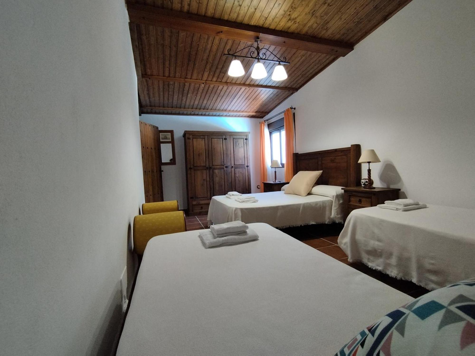 Vivienda Rural Los Madronos Malcocinado  Екстериор снимка